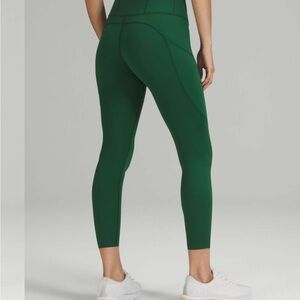 Lululemon Fast and Free High-Rise Tight 25"
Everglade Green